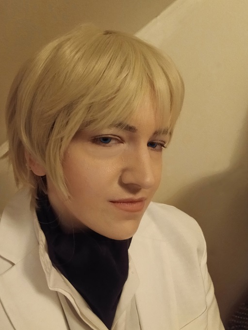 Image: Another photo of the site owner as Rufus, this time smirking and in profile